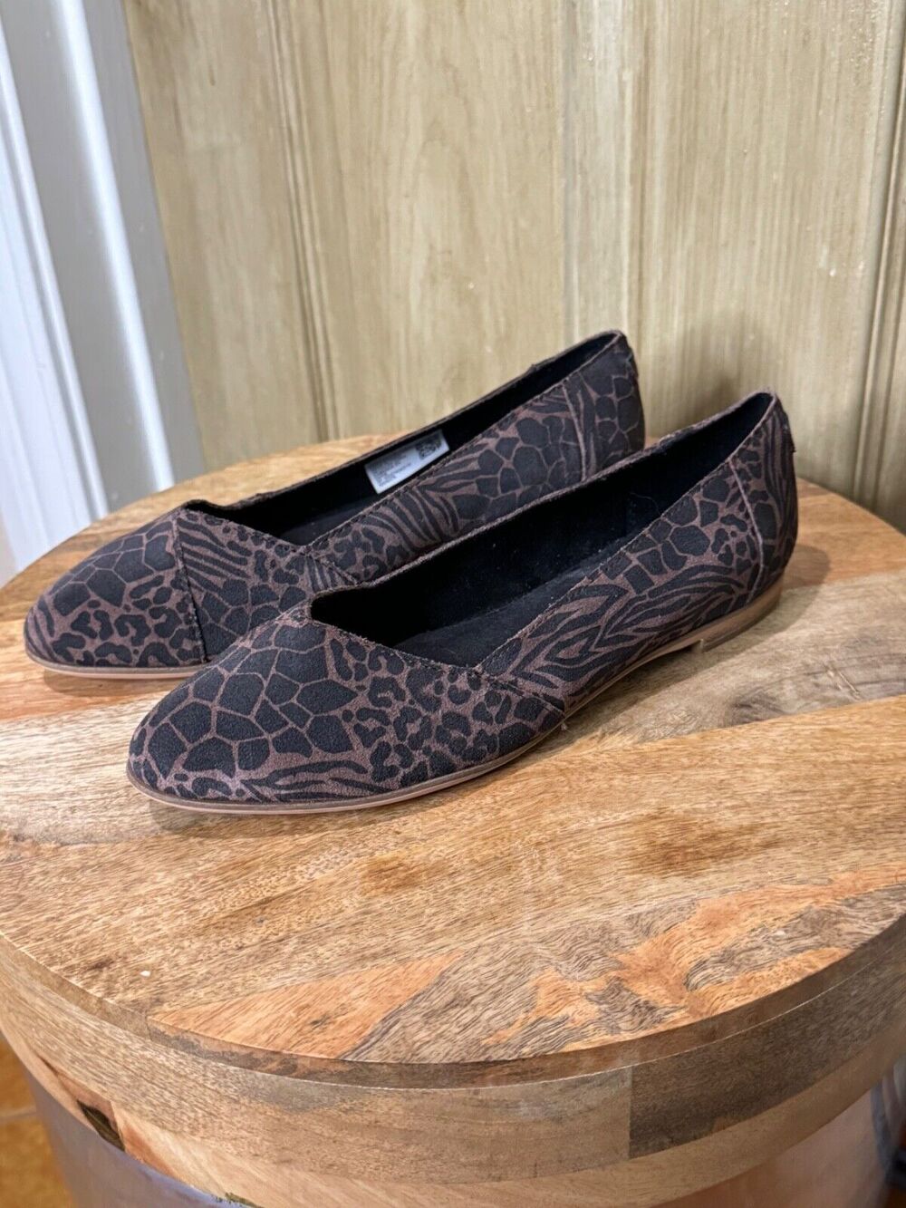 TOMS Julie Suede Ballet Flats Shoes Mustang Brown Leopard Size 6.5 NEW